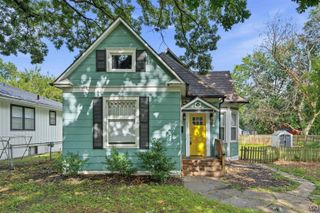1820 SW Randolph AVE, Topeka, KS 66604
