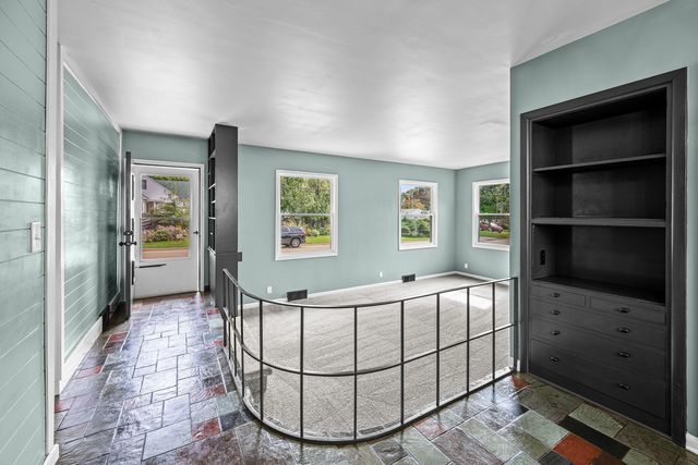 828 10th Street, Bettendorf, IA 52722