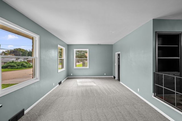 828 10th Street, Bettendorf, IA 52722