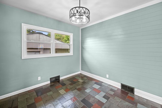 828 10th Street, Bettendorf, IA 52722