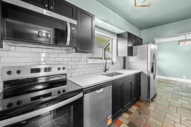 828 10th Street, Bettendorf, IA 52722