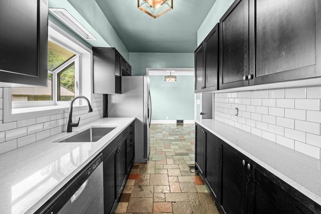 828 10th Street, Bettendorf, IA 52722