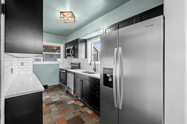 828 10th Street, Bettendorf, IA 52722