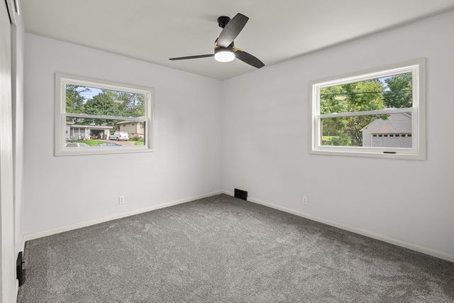 828 10th Street, Bettendorf, IA 52722