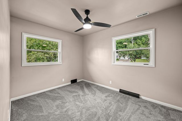 828 10th Street, Bettendorf, IA 52722