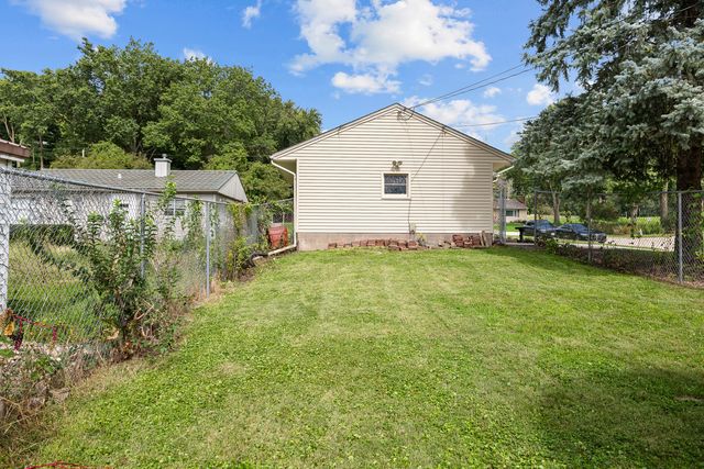 828 10th Street, Bettendorf, IA 52722