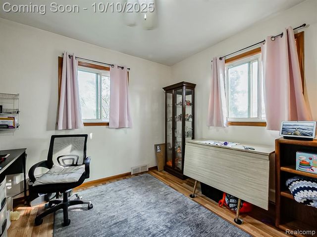 24860 Saxony Avenue, Eastpointe, MI 48021