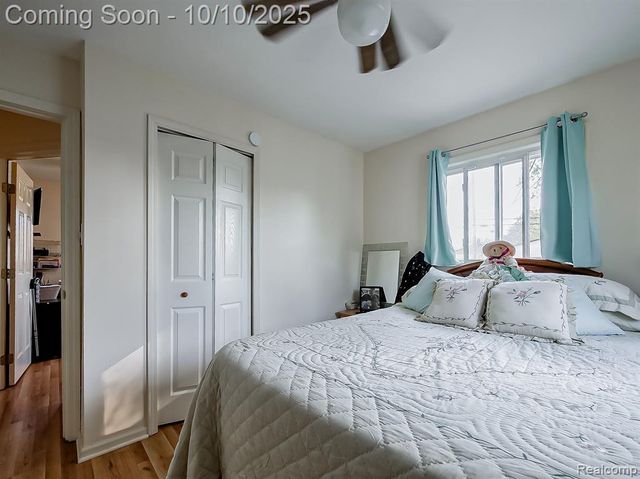 24860 Saxony Avenue, Eastpointe, MI 48021