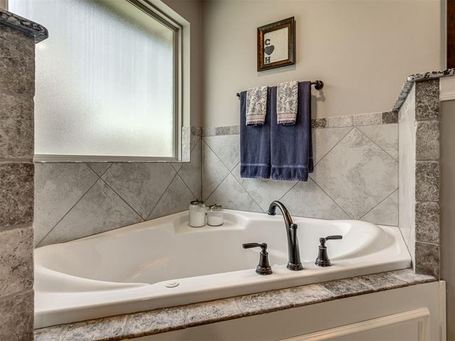 18633 Groveton Boulevard, Edmond, OK 73012