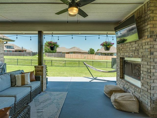 18633 Groveton Boulevard, Edmond, OK 73012