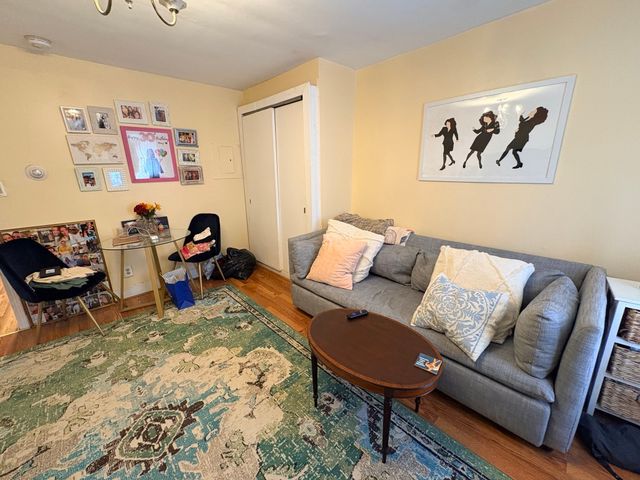 176 West Sixth St. 1, Boston, MA 02127
