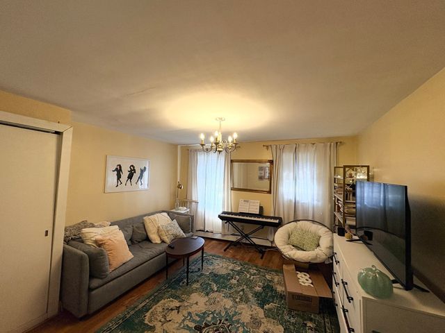 176 West Sixth St. 1, Boston, MA 02127
