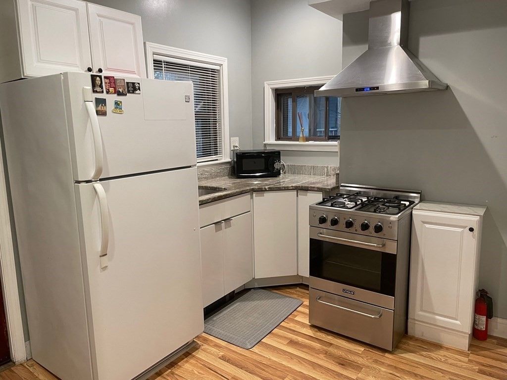 176 West Sixth St. 1, Boston, MA 02127