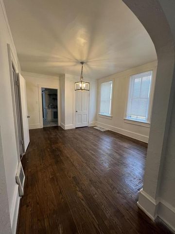 3214 N 11th STREET, Milwaukee, WI 53206