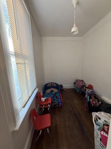 3214 N 11th STREET, Milwaukee, WI 53206