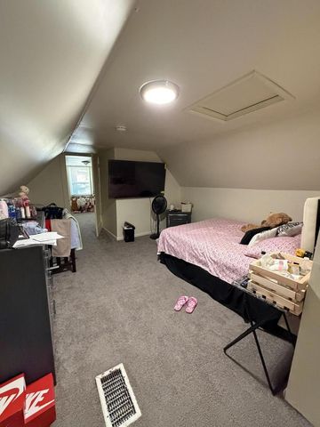 3214 N 11th STREET, Milwaukee, WI 53206