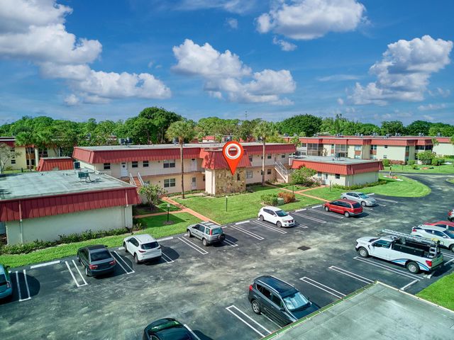 12021 W Greenway Drive 105, Royal Palm Beach, FL 33411