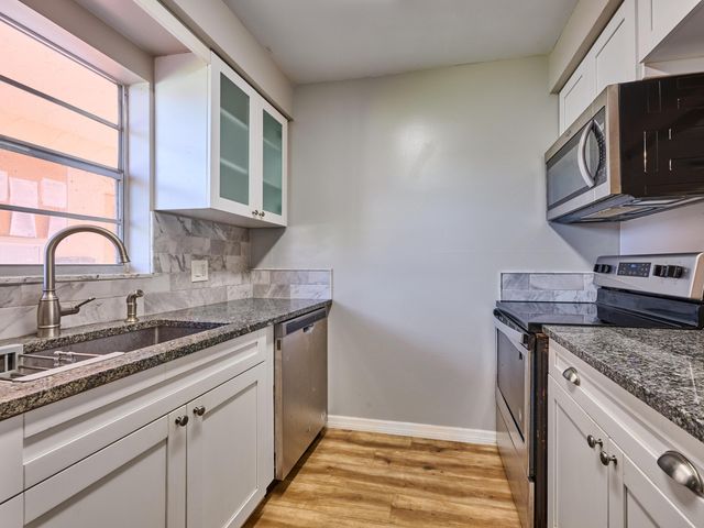 12021 W Greenway Drive 105, Royal Palm Beach, FL 33411