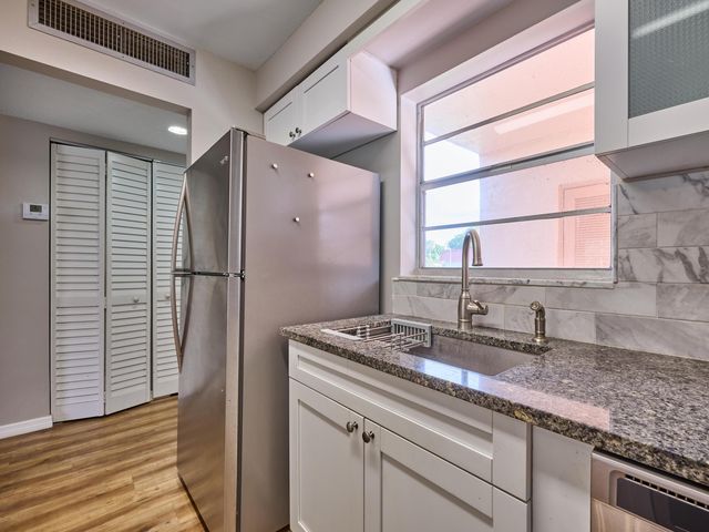 12021 W Greenway Drive 105, Royal Palm Beach, FL 33411