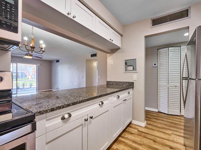 12021 W Greenway Drive 105, Royal Palm Beach, FL 33411