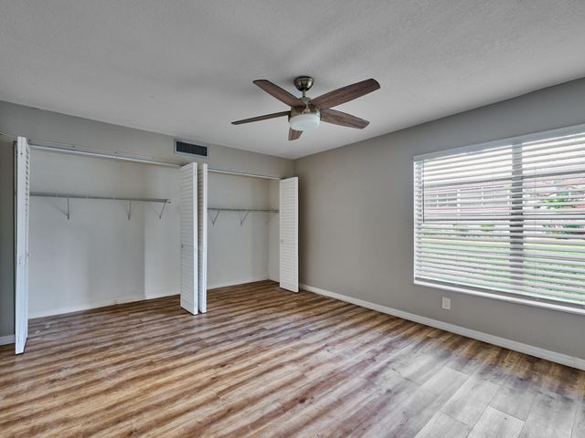 12021 W Greenway Drive 105, Royal Palm Beach, FL 33411