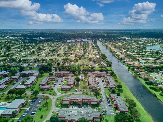 12021 W Greenway Drive 105, Royal Palm Beach, FL 33411