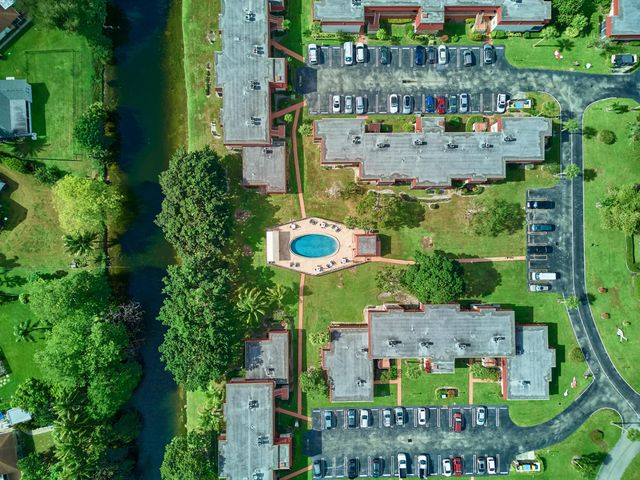 12021 W Greenway Drive 105, Royal Palm Beach, FL 33411