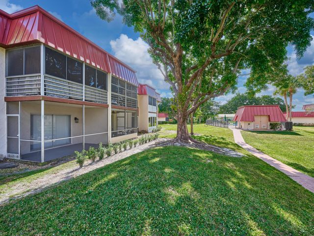 12021 W Greenway Drive 105, Royal Palm Beach, FL 33411