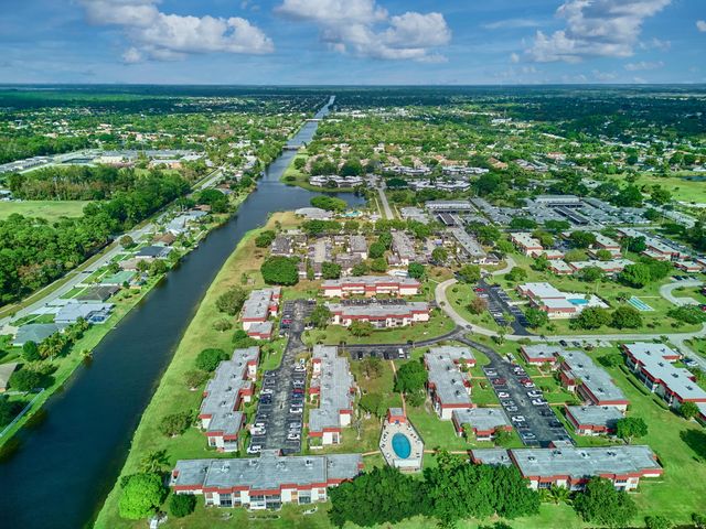 12021 W Greenway Drive 105, Royal Palm Beach, FL 33411