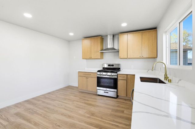 631 J St, Lincoln, CA 95648