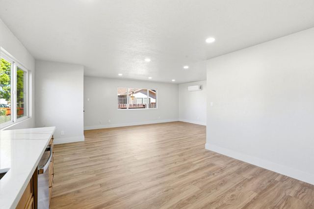 631 J St, Lincoln, CA 95648