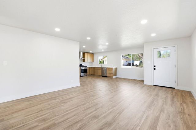 631 J St, Lincoln, CA 95648