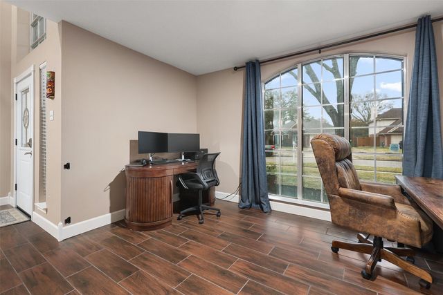 1917 Endeavor Court, Seabrook, TX 77586