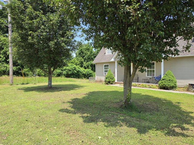 202 Ridgewood Ln, Shelbyville, TN 37160