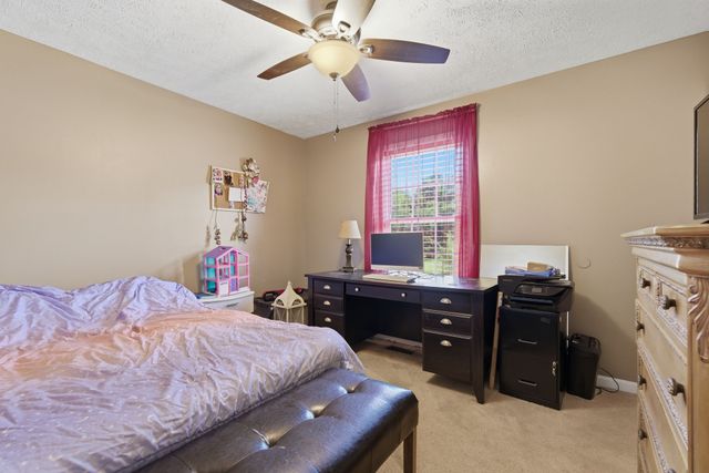 202 Ridgewood Ln, Shelbyville, TN 37160