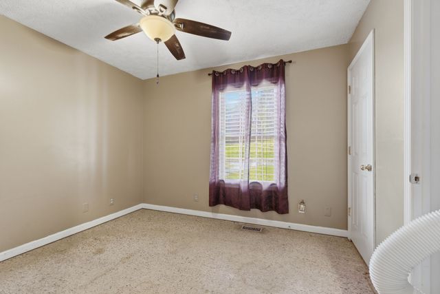 202 Ridgewood Ln, Shelbyville, TN 37160