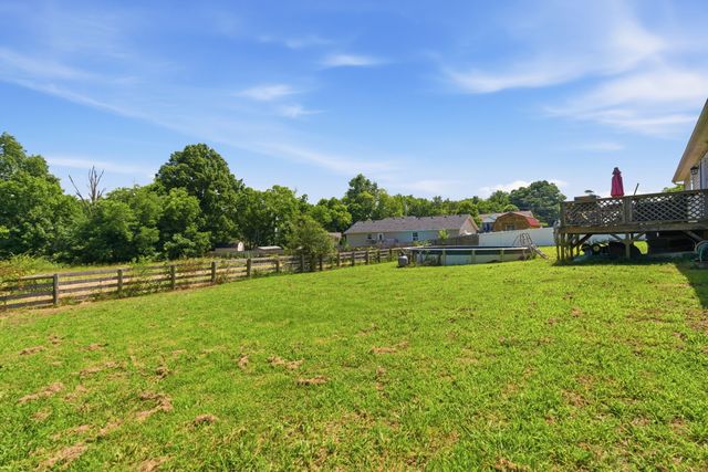 202 Ridgewood Ln, Shelbyville, TN 37160
