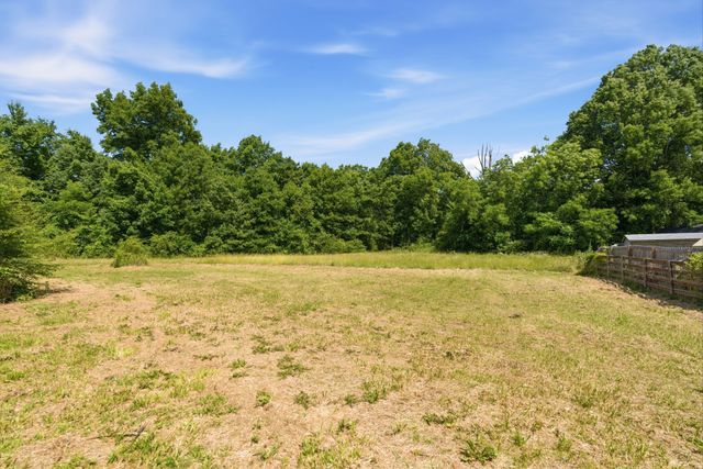 202 Ridgewood Ln, Shelbyville, TN 37160