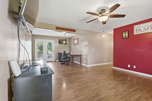 202 Ridgewood Ln, Shelbyville, TN 37160