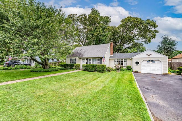 17 Eckert Street, South Huntington, NY 11746