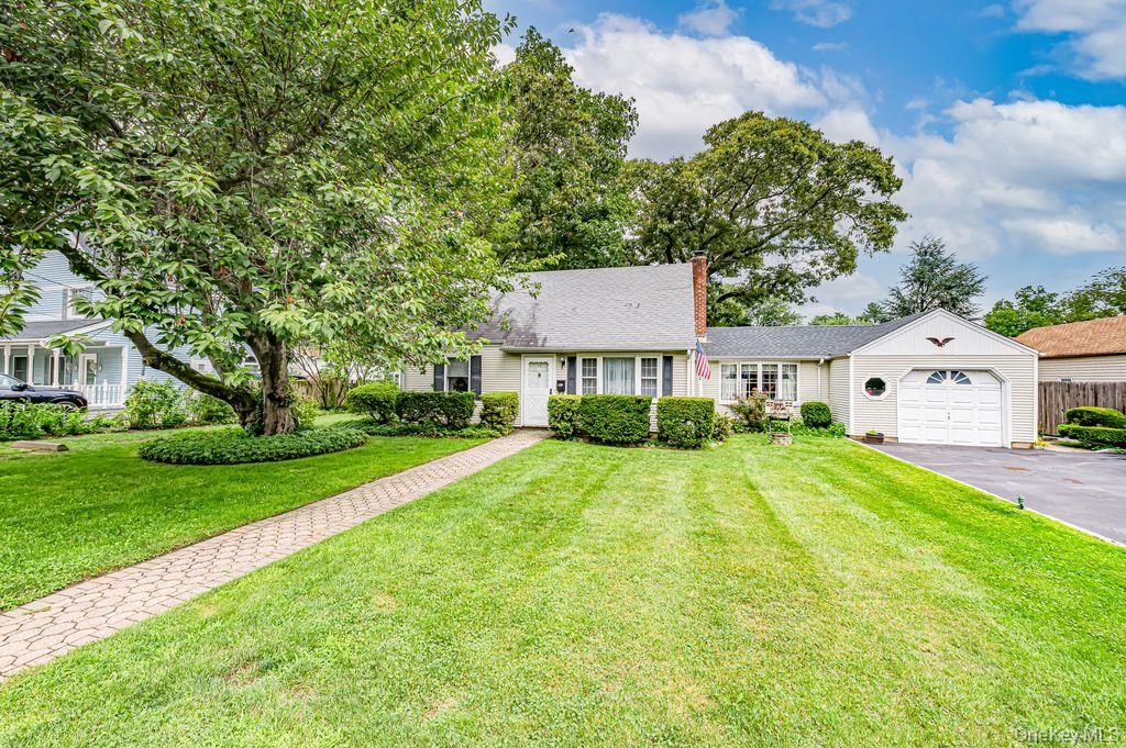 17 Eckert Street, South Huntington, NY 11746 — photo 3