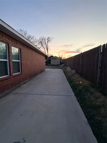 3827 Biglow Drive, Dallas, TX 75216