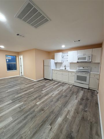 3827 Biglow Drive, Dallas, TX 75216