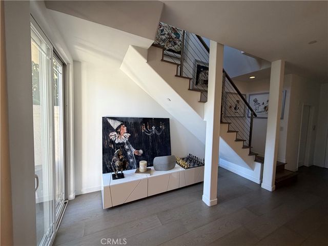 574 E Palm 105, Burbank, CA 91501