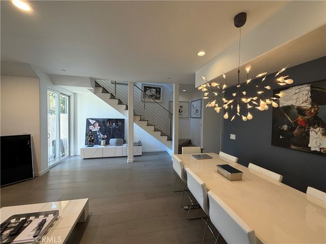 574 E Palm 105, Burbank, CA 91501