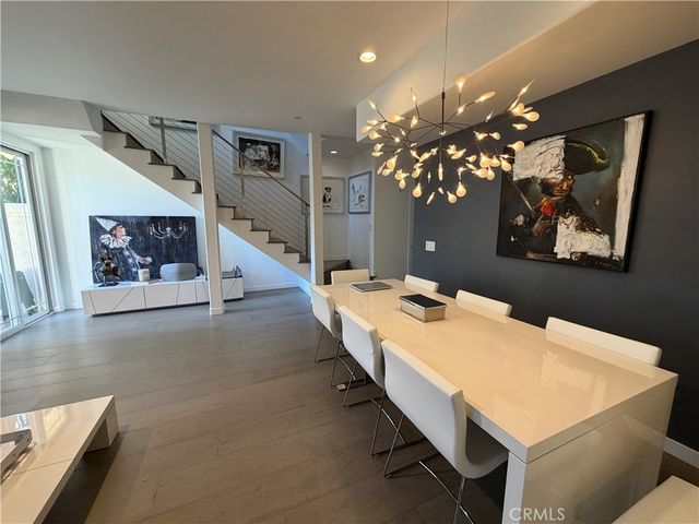 574 E Palm 105, Burbank, CA 91501