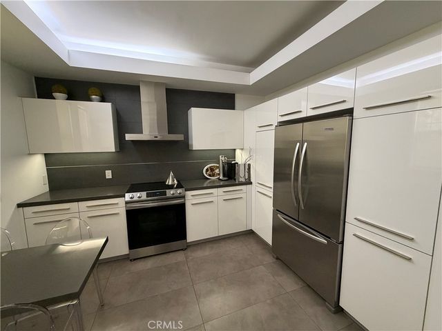 574 E Palm 105, Burbank, CA 91501