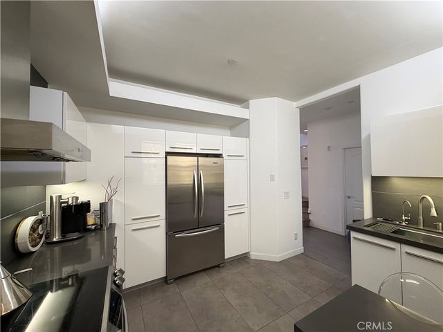 574 E Palm 105, Burbank, CA 91501