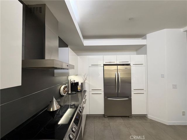 574 E Palm 105, Burbank, CA 91501