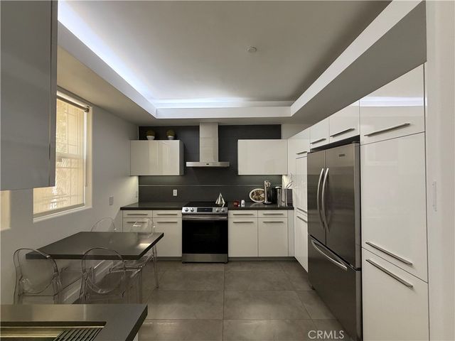 574 E Palm 105, Burbank, CA 91501